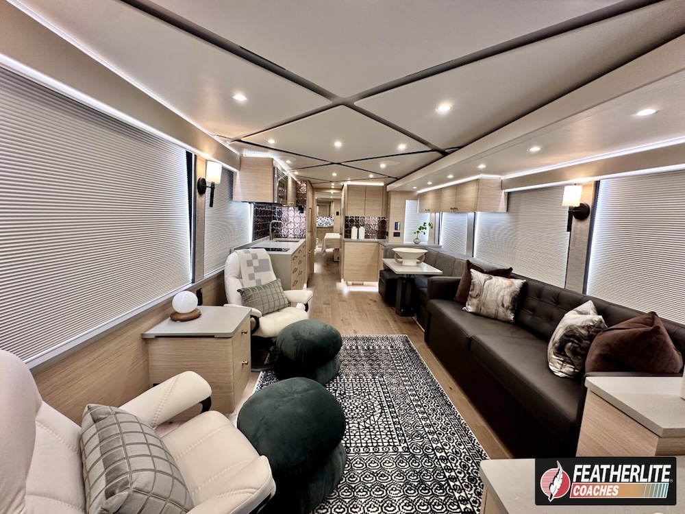 2026 Prevost Featherlite H3-45 For Sale